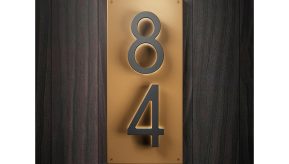 Vertical Backplate for 8″ Numbers